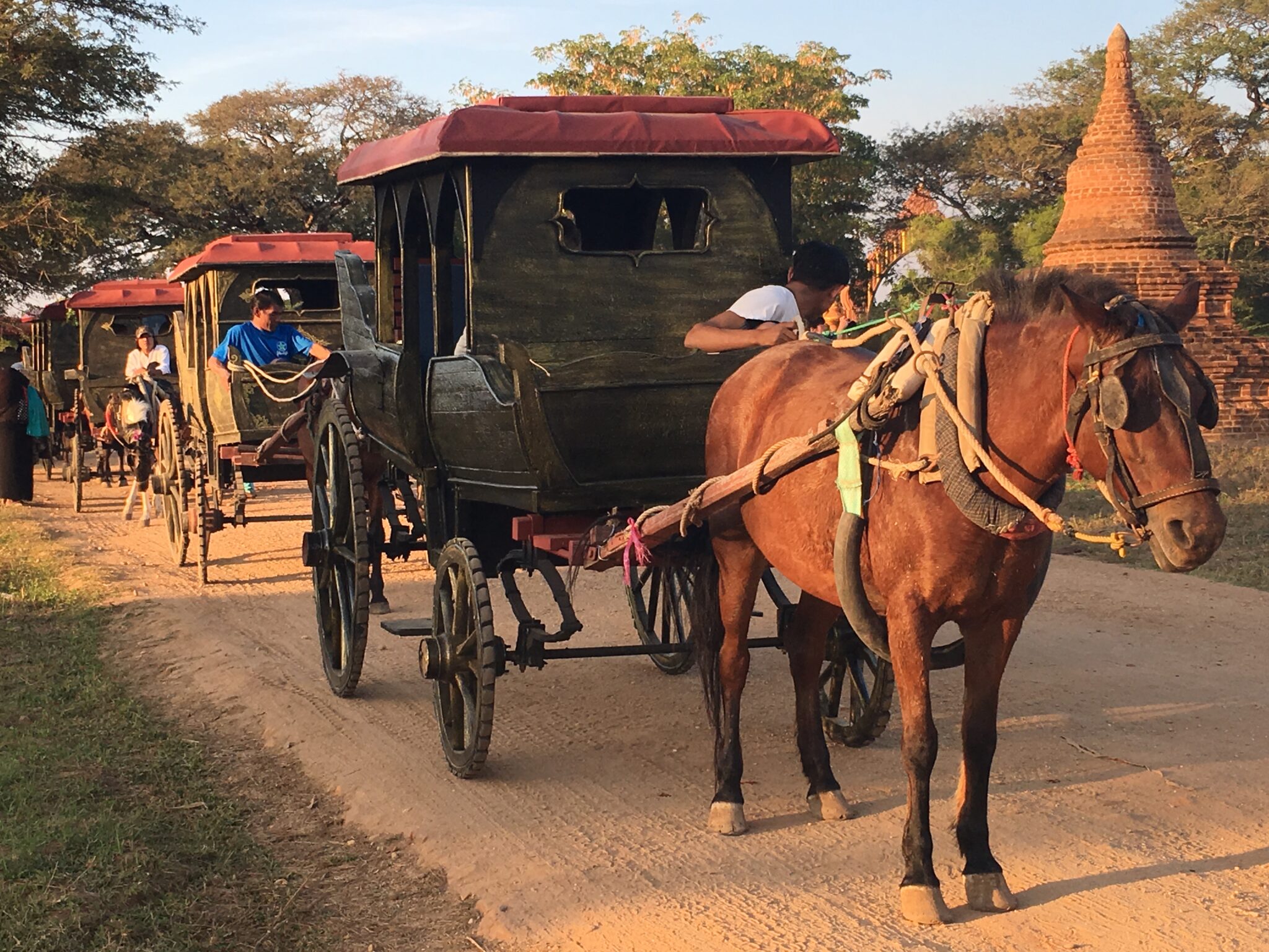 Pilar Latorre - World Cuisine - Viaje a Myanmar 2018. Viaje en globo en Bagan